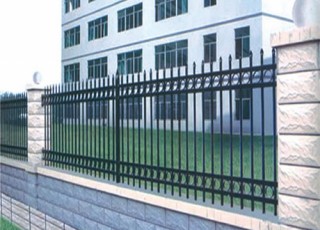 別墅鐵藝護(hù)欄 別墅鐵藝護(hù)欄