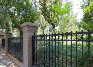 別墅鐵藝護(hù)欄 別墅鐵藝護(hù)欄